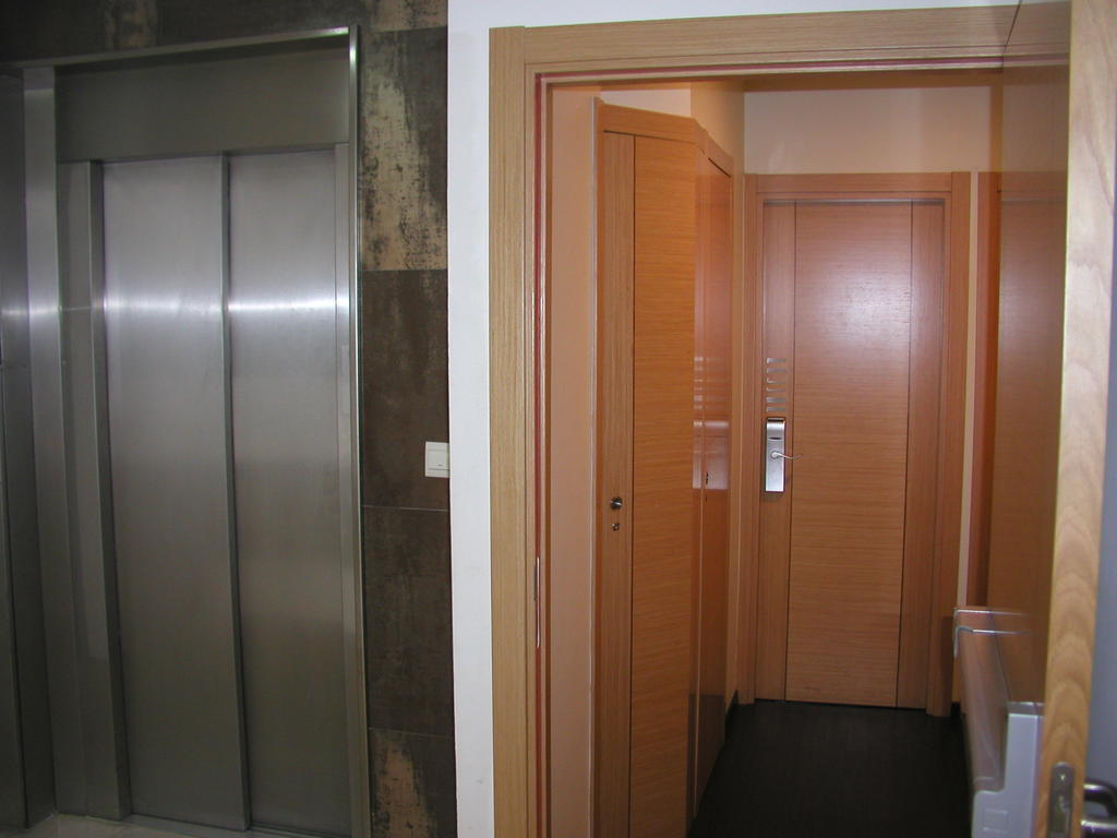 Moon Hotel 2*